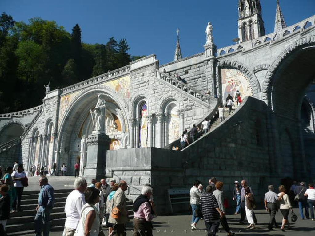 LOURDES 2010   (24).JPG